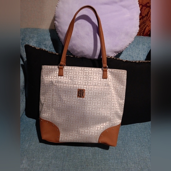 Tommy Hilfiger Tote Signature TH Brown Shopping Handbag semi new bag - Picture 1 of 6